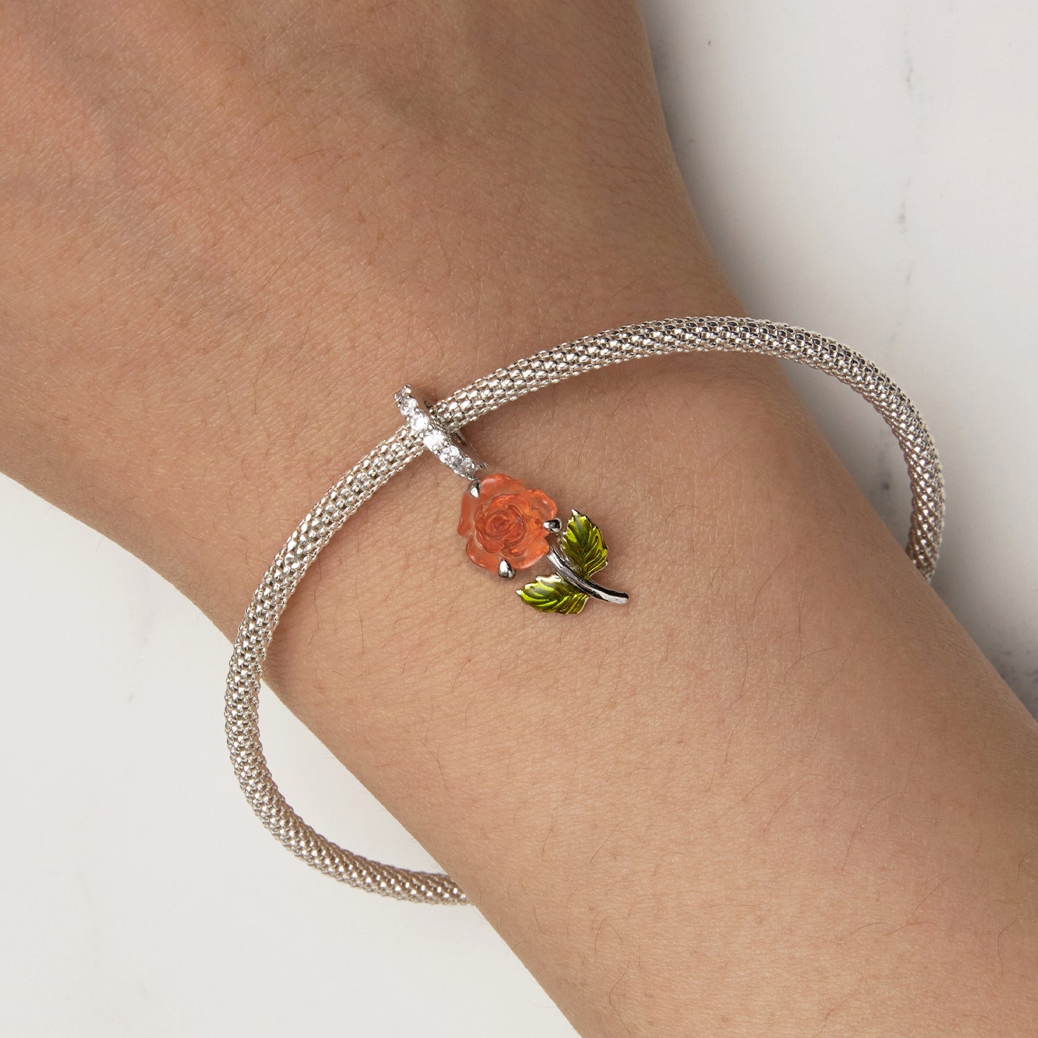 8ad19eda743c5a8c4fc2f19853043f04