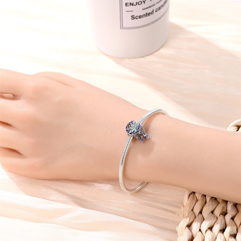 c85da151abc4f09bd4a6b3e9a96bb1e6