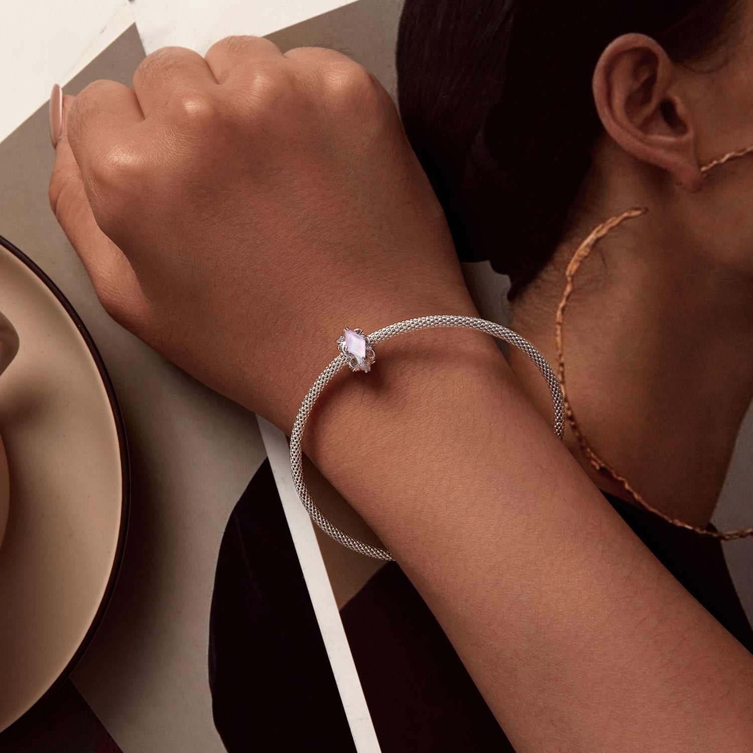 6fe103a0aee00a91b5baf963d1df8dd5