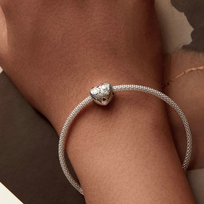 21903b225fa046d22fcf11dd3ef04636