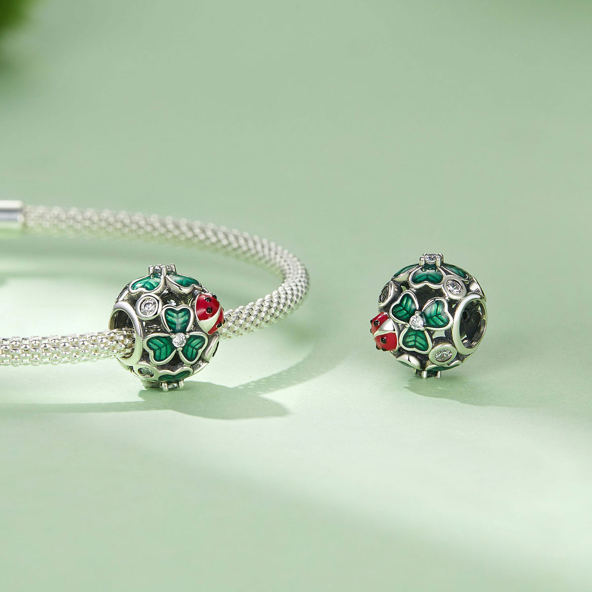 Přívěsek Čtyřlístky s červenými krystaly