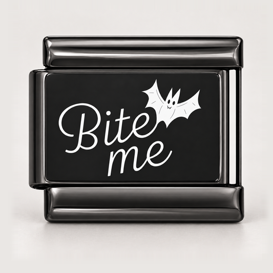 Prívesok čierny nápis Bite me s netopierom